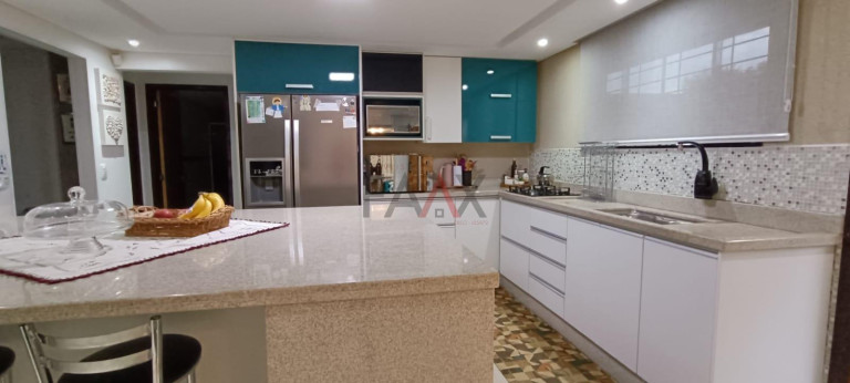 Imagem Casa com 4 Quartos à Venda, 255 m² em Boqueirão - Guarapuava Imagem Casa com 4 Quartos à Venda, 255 m² em Boqueirão - Guarapuava
