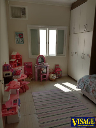 Imagem Casa com 3 Quartos à Venda, 360 m² em Jacareí Imagem Casa com 3 Quartos à Venda, 360 m² em Jacareí
