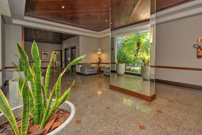 Imagem Apartamento com 3 Quartos à Venda, 120 m² em Moinhos De Vento - Porto Alegre Imagem Apartamento com 3 Quartos à Venda, 120 m² em Moinhos De Vento - Porto Alegre