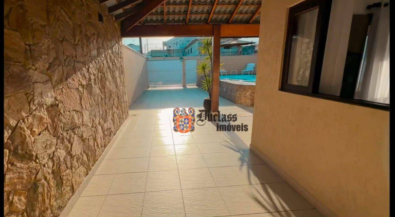 Imagem Sobrado com 4 Quartos à Venda, 246 m² em Jardim Aruan - Caraguatatuba Imagem Sobrado com 4 Quartos à Venda, 246 m² em Jardim Aruan - Caraguatatuba