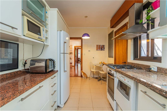 Imagem Imóvel com 2 Quartos à Venda, em Rio Branco - Porto Alegre Imagem Imóvel com 2 Quartos à Venda, em Rio Branco - Porto Alegre