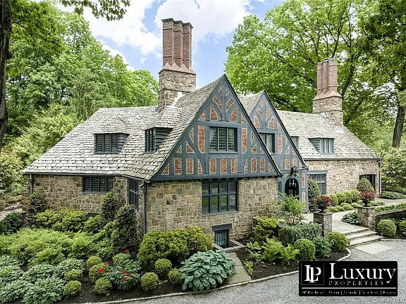 Imagem Casa com 5 Quartos à Venda,  em Bronxville - New York City