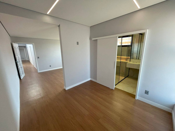 Imagem Casa com 4 Quartos à Venda, 1.000 m² em Teixeirinha - Betim Imagem Casa com 4 Quartos à Venda, 1.000 m² em Teixeirinha - Betim