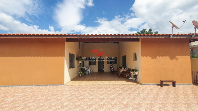 Imagem Chácara com 2 Quartos à Venda, 600 m² em Centro - Piracaia Imagem Chácara com 2 Quartos à Venda, 600 m² em Centro - Piracaia