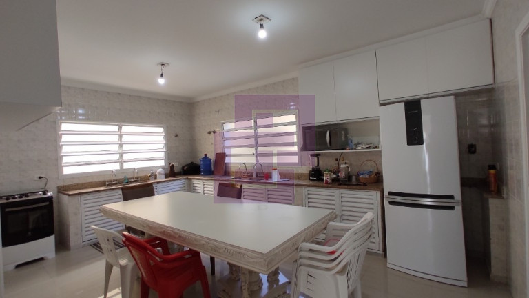 Imagem Sobrado com 4 Quartos à Venda, 288 m² em Jardim Las Palmas - Guarujá Imagem Sobrado com 4 Quartos à Venda, 288 m² em Jardim Las Palmas - Guarujá