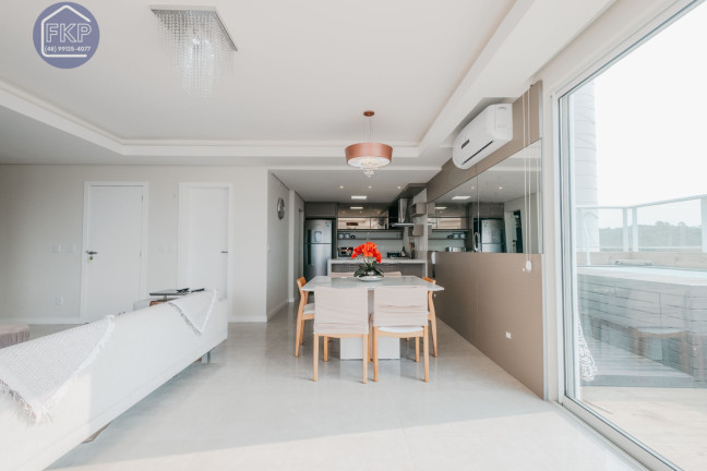 Imagem Cobertura com 4 Quartos à Venda, 211 m² em Santinho - Florianópolis