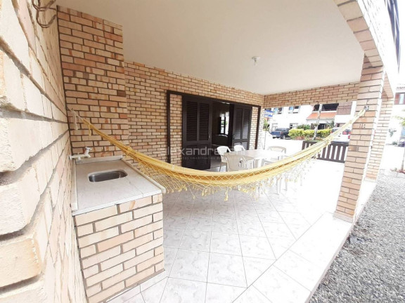 Casa com 2 Quartos para Temporada, 55 m² em Bombas - Bombinhas