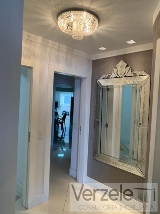 Imagem Apartamento com 3 Quartos à Venda, 175 m² em Centro - Balneário Camboriú Imagem Apartamento com 3 Quartos à Venda, 175 m² em Centro - Balneário Camboriú