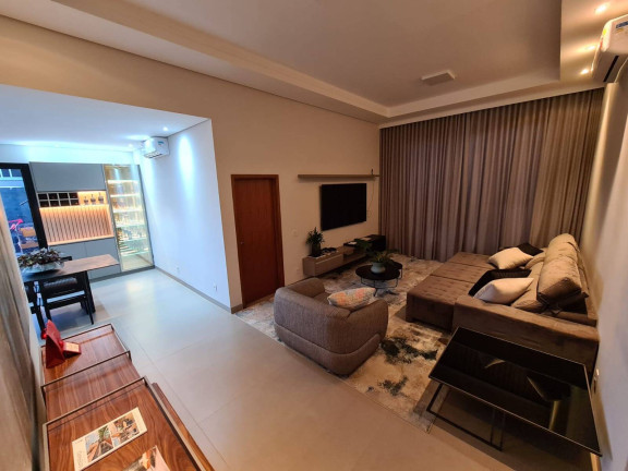 Imagem Casa com 3 Quartos à Venda, 350 m² em Bauru Imagem Casa com 3 Quartos à Venda, 350 m² em Bauru