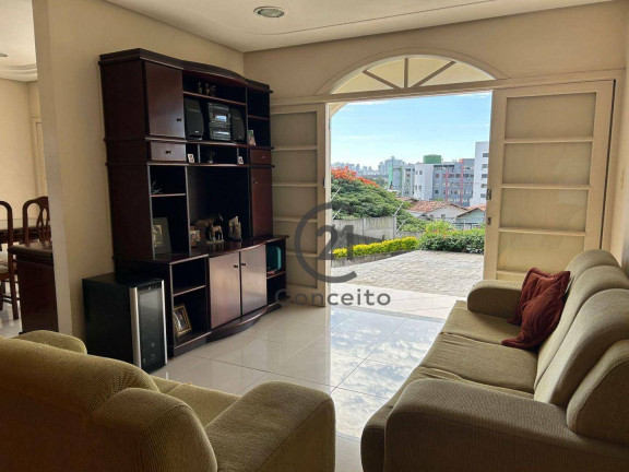 Imagem Casa com 4 Quartos à Venda, 211 m² em Centro - São José