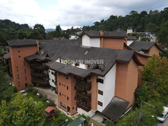 Imóvel com 4 Quartos à Venda, 300 m² em Região De Capivari - Campos Do Jordão
