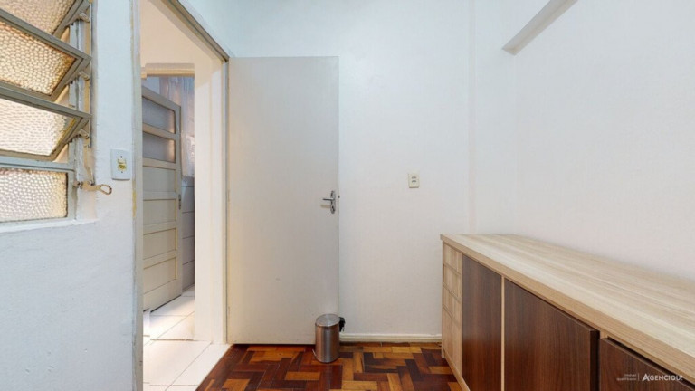 Imagem Imóvel com 3 Quartos à Venda, 76 m² em Petrópolis - Porto Alegre