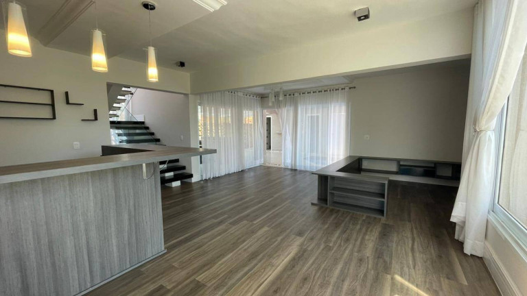 Imagem Casa com 3 Quartos para Alugar, 473 m² em São Paulo
