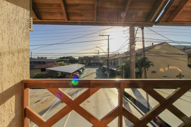 Imagem Casa com 3 Quartos à Venda, 155 m² em Hípica - Porto Alegre Imagem Casa com 3 Quartos à Venda, 155 m² em Hípica - Porto Alegre
