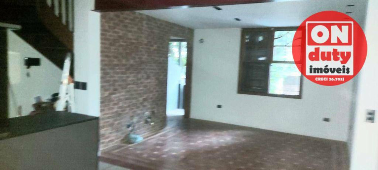 Sobrado com 2 Quartos à Venda, 96 m² em Gonzaga - Santos