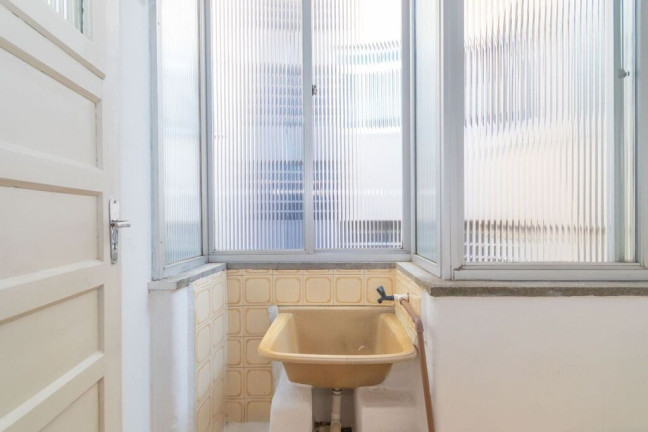 Imagem Apartamento com 2 Quartos à Venda, 56 m² em Floresta - Porto Alegre