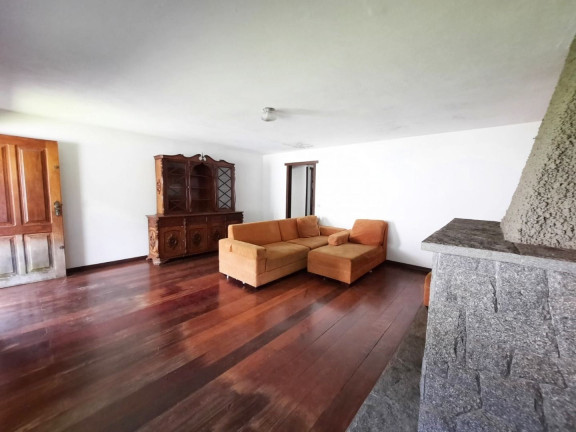 Imagem Casa com 4 Quartos à Venda, 229 m² em Parque Do Ingá - Teresópolis