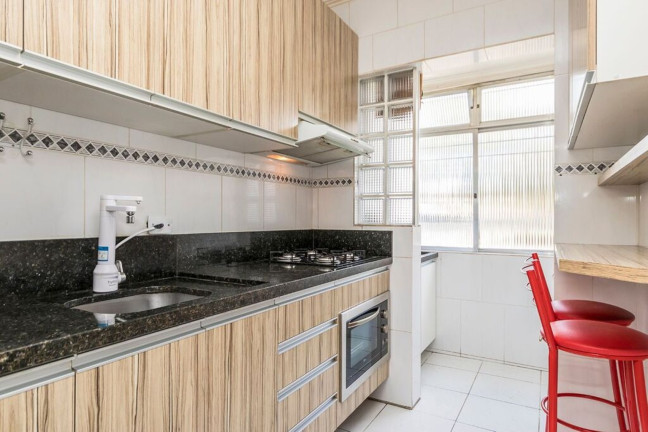Imagem Imóvel com 2 Quartos à Venda, 47 m² em Cristal - Porto Alegre Imagem Imóvel com 2 Quartos à Venda, 47 m² em Cristal - Porto Alegre