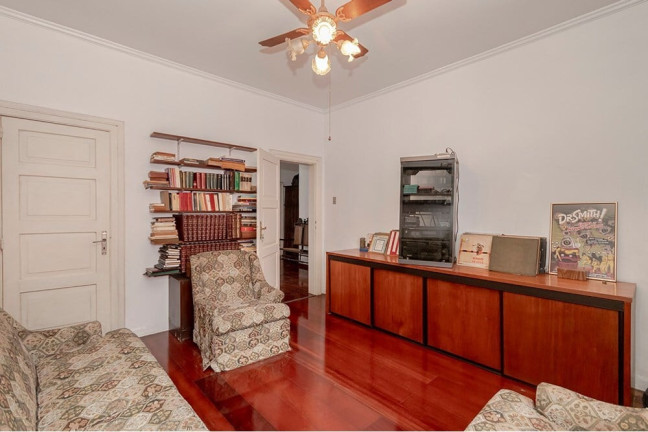 Imagem Casa com 4 Quartos à Venda, 492 m² em Higienópolis - Porto Alegre Imagem Casa com 4 Quartos à Venda, 492 m² em Higienópolis - Porto Alegre