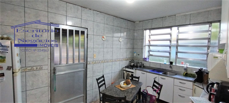 Imagem Casa com 3 Quartos à Venda, 204 m² em Vila Nova - Porto Alegre Imagem Casa com 3 Quartos à Venda, 204 m² em Vila Nova - Porto Alegre