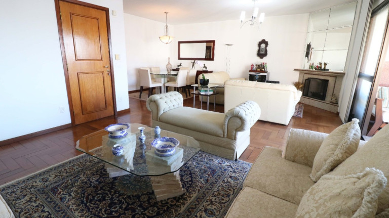 Imagem Apartamento com 4 Quartos à Venda, 226 m² em Vila Suzana - São Paulo