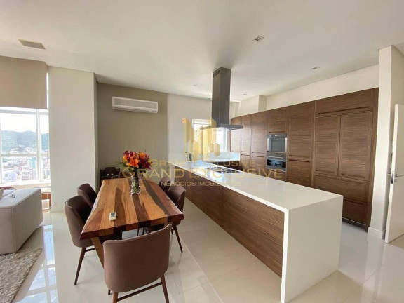 Imagem Apartamento com 3 Quartos à Venda, 152 m² em Centro - Balneário Camboriú Imagem Apartamento com 3 Quartos à Venda, 152 m² em Centro - Balneário Camboriú
