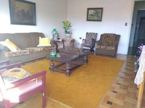 Imagem Casa com 3 Quartos à Venda, 300 m² em Medianeira - Porto Alegre Imagem Casa com 3 Quartos à Venda, 300 m² em Medianeira - Porto Alegre