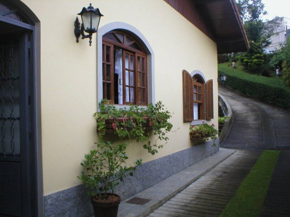 Imagem Casa com 3 Quartos à Venda, 600 m² em Cascatinha - Nova Friburgo