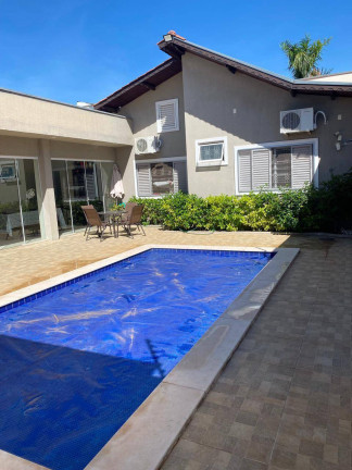 Casa com 4 Quartos à Venda, 280 m² em Cuiabá