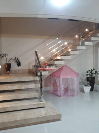 Casa com 5 Quartos à Venda,  em Viçosa