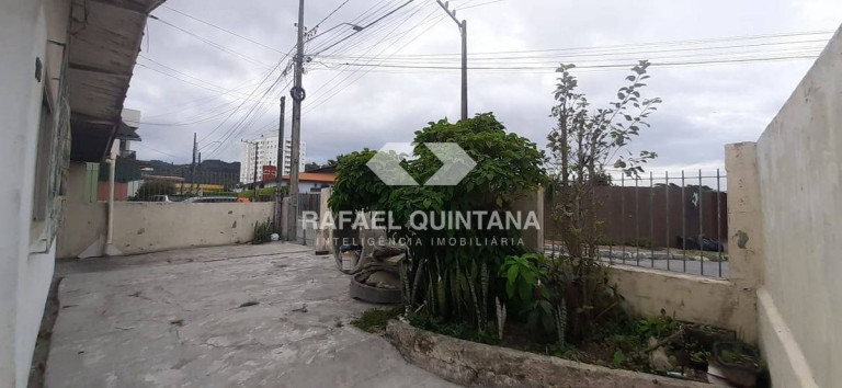 Imagem Casa com 3 Quartos à Venda, 140 m² em Kobrasol - São José