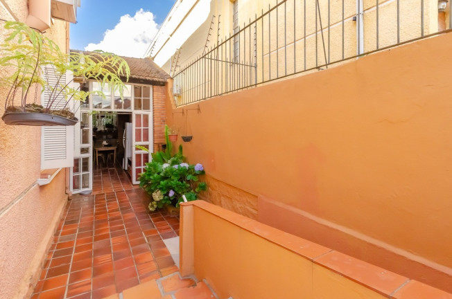 Imagem Casa com 4 Quartos à Venda,  em Petrópolis - Porto Alegre