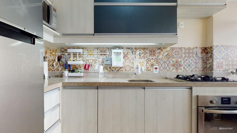 Imagem Imóvel com 2 Quartos à Venda, 70 m² em Menino Deus - Porto Alegre Imagem Imóvel com 2 Quartos à Venda, 70 m² em Menino Deus - Porto Alegre