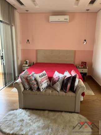 Imagem Sobrado com 3 Quartos à Venda, 353 m² em Costa E Silva - Joinville