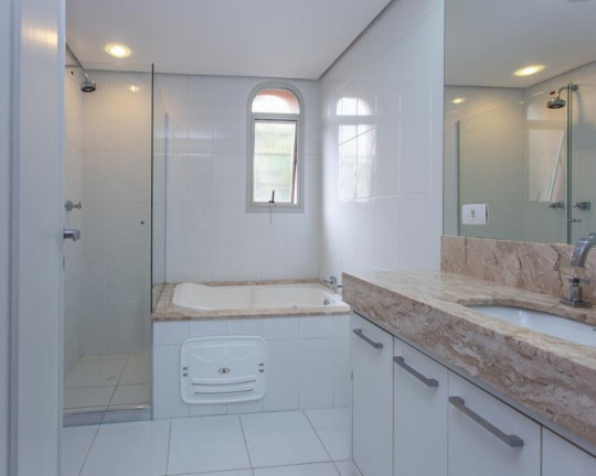 Imagem Apartamento com 3 Quartos à Venda, 210 m² em Moema - São Paulo
