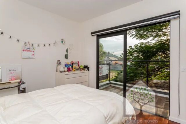 Imagem Casa com 4 Quartos à Venda, 200 m² em Rio Tavares - Florianópolis Imagem Casa com 4 Quartos à Venda, 200 m² em Rio Tavares - Florianópolis