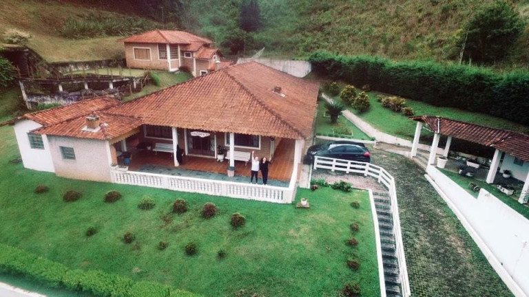Imagem Chácara com 7 Quartos à Venda, 1.800 m² em Zona Rural - Cunha Imagem Chácara com 7 Quartos à Venda, 1.800 m² em Zona Rural - Cunha