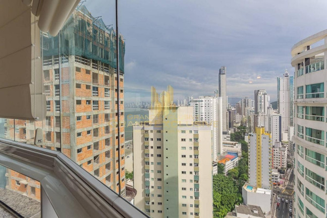 Imagem Apartamento com 3 Quartos à Venda, 142 m² em Pioneiros - Balneário Camboriú
