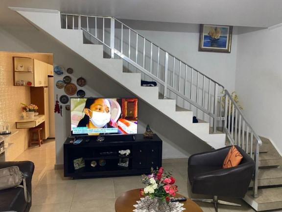 Sobrado com 2 Quartos para Alugar, 150 m² em Vila Carrão - São Paulo