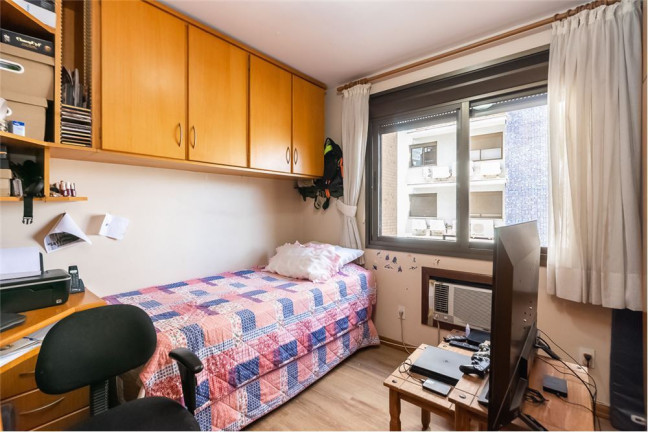 Imagem Imóvel com 3 Quartos à Venda,  em Auxiliadora - Porto Alegre