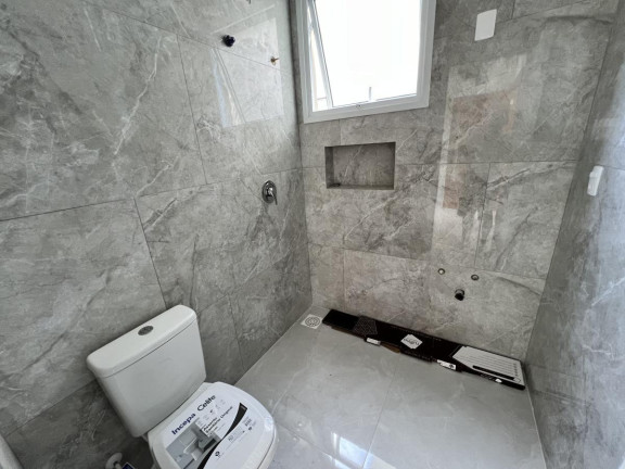 Imagem Casa com 4 Quartos à Venda, 375 m² em São João Do Rio Vermelho - Florianópolis Imagem Casa com 4 Quartos à Venda, 375 m² em São João Do Rio Vermelho - Florianópolis