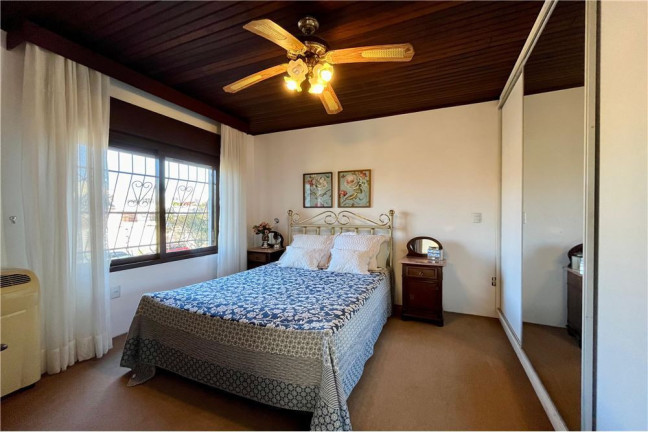 Imagem Casa com 3 Quartos à Venda, 300 m² em Jardim Carvalho - Porto Alegre Imagem Casa com 3 Quartos à Venda, 300 m² em Jardim Carvalho - Porto Alegre