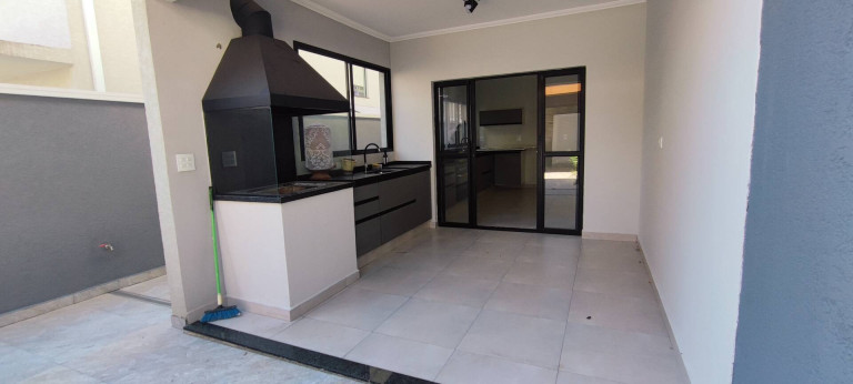 Imagem Casa com 3 Quartos à Venda, 155 m² em Jardim Do Lago - Atibaia Imagem Casa com 3 Quartos à Venda, 155 m² em Jardim Do Lago - Atibaia