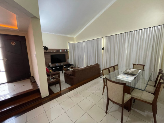 Imagem Casa com 3 Quartos à Venda, 250 m² em Bel Recanto - Taubaté