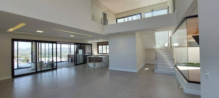 Sobrado com 5 Quartos à Venda, 540 m² em Urbanova - São José Dos Campos