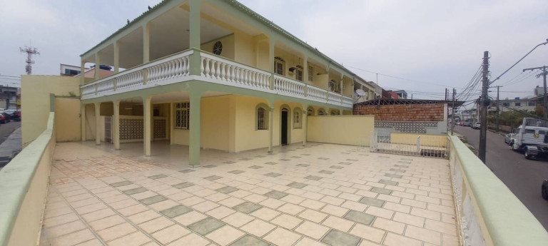Imagem Casa com 4 Quartos para Alugar, 300 m² em Adrianópolis - Manaus Imagem Casa com 4 Quartos para Alugar, 300 m² em Adrianópolis - Manaus