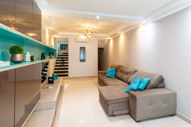 Casa com 3 Quartos à Venda, 240 m² em Chácara Inglesa - São Paulo