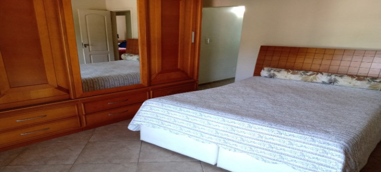 Imagem Casa com 3 Quartos à Venda, 250 m² em Vila Valqueire - Rio De Janeiro