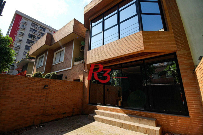 Imagem Sobrado com 3 Quartos para Alugar, 240 m² em Gonzaga - Santos
