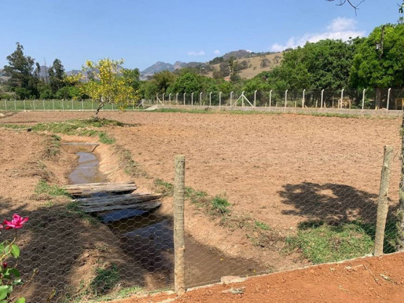 Imagem Imóvel com 4 Quartos à Venda, 45 m² em Centro - Gonçalves Imagem Imóvel com 4 Quartos à Venda, 45 m² em Centro - Gonçalves